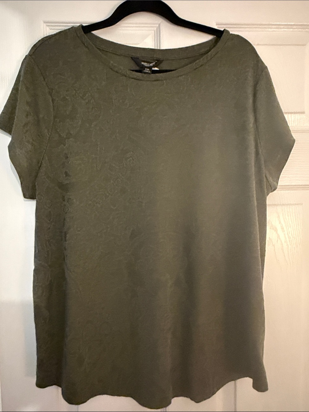 Simply Vera Vera Wang Olive Knit Tee with Crew Neck